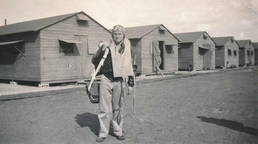 1943-02-03 2 Jack ready for flight, 398 Bombardment Sqn, MacDill Field, Tampa FL.jpg