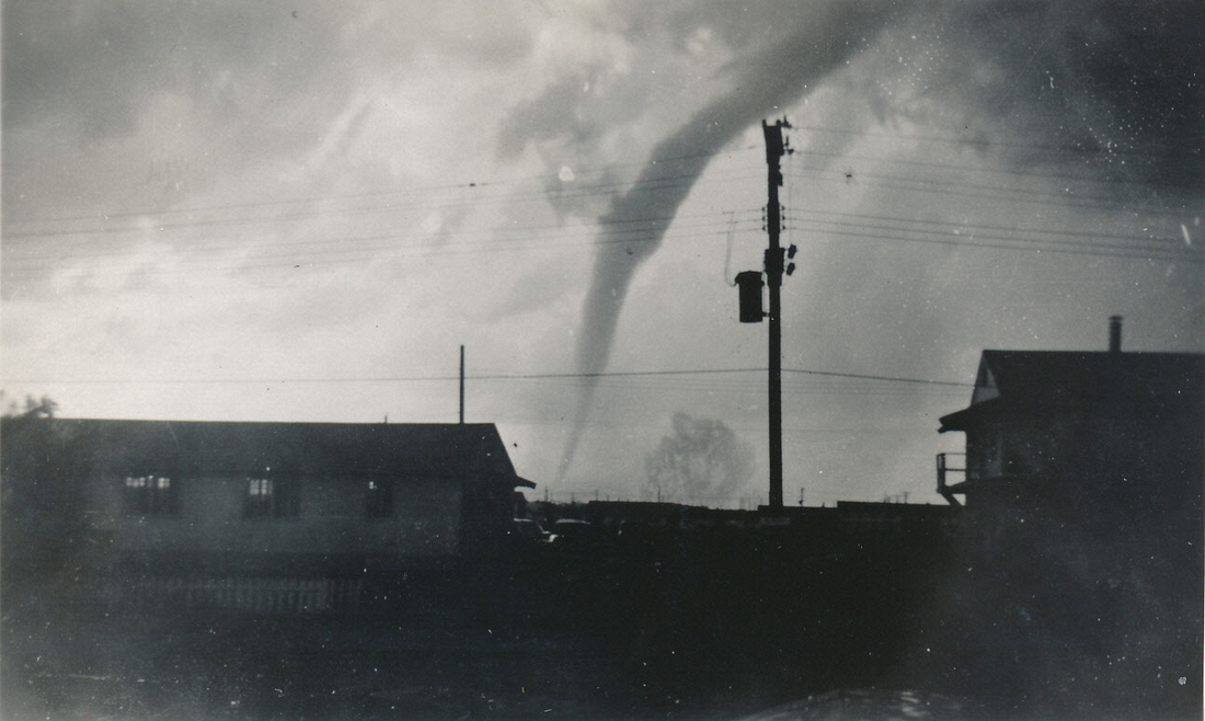 1943-06-15 Tornado, CRTC, Fort Riley KS.jpg