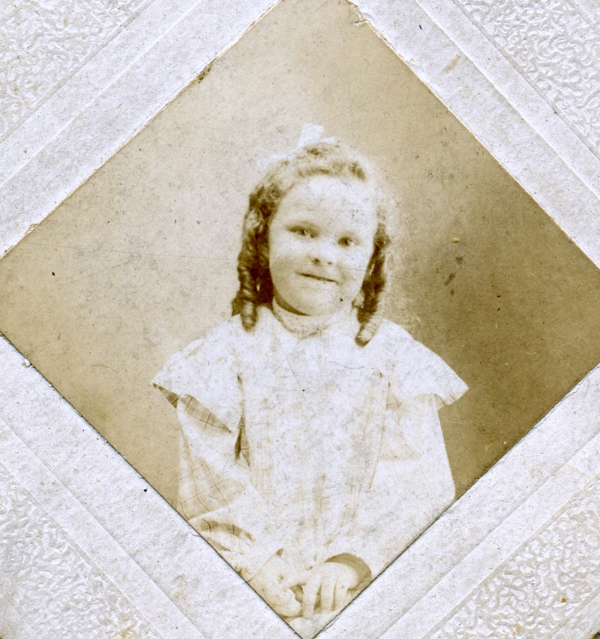 1904~ Mabel.jpg