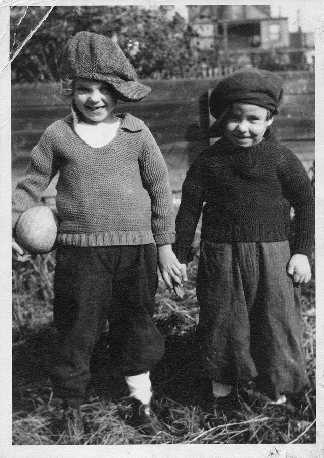 1923~ Velma & Ginny.jpg