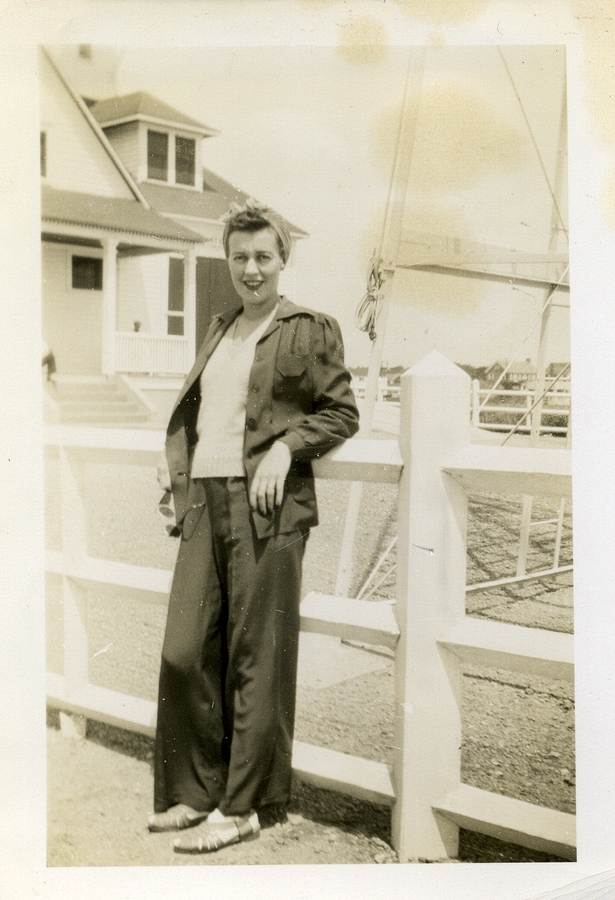 1942~ Helen (Aron~) Barney.jpg