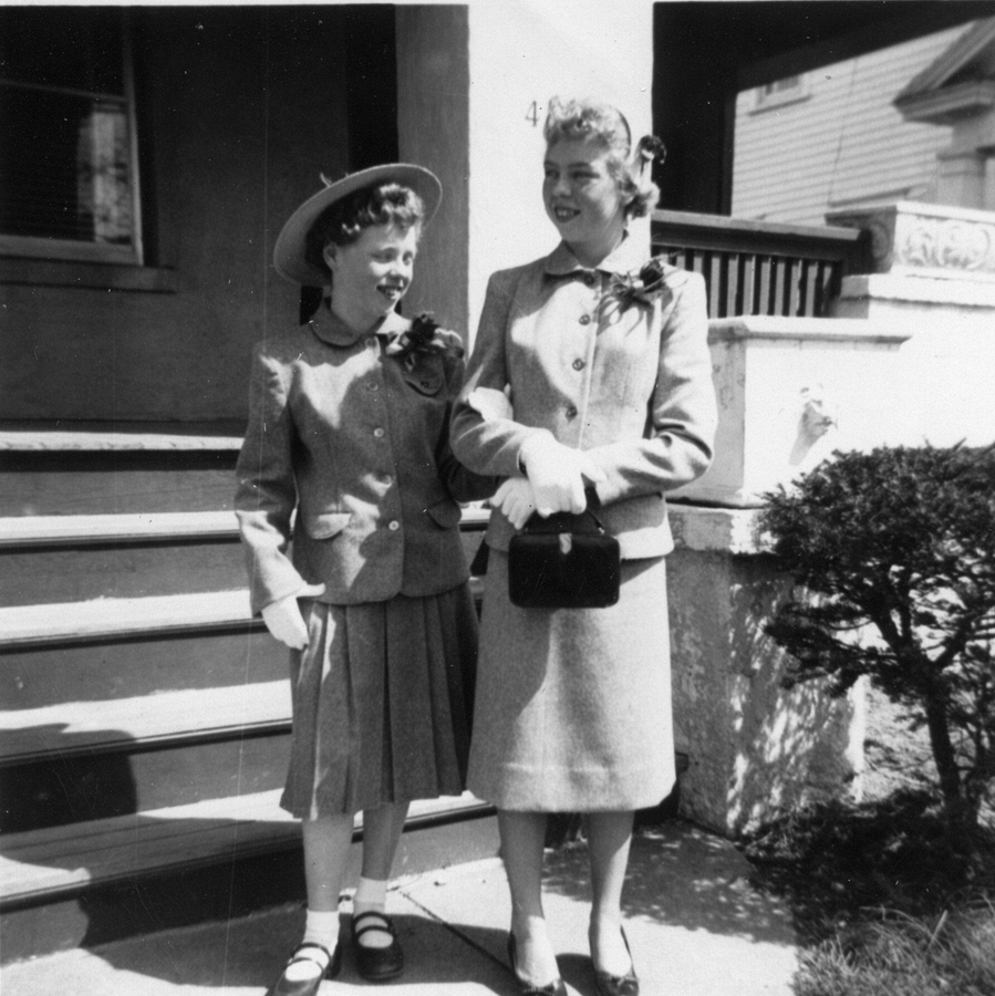 1953-05 Carol & Ellen (Easter).jpg