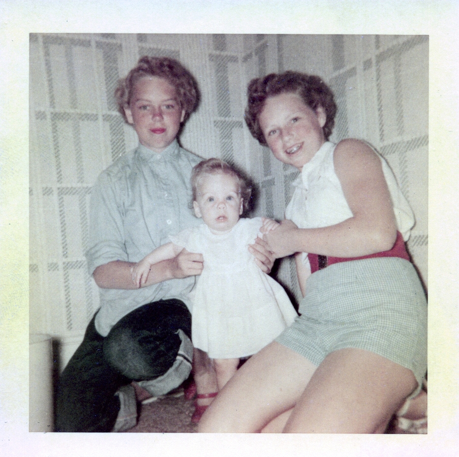 1953-08 Kelly, Christy & Ellen.jpg