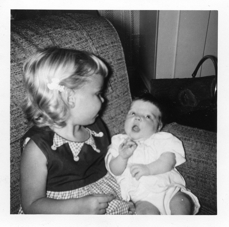 1955-08 Christy & Karen.jpg