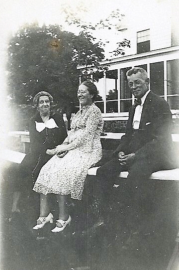 1932~ Kate Baldwin, Katie & Tom Johnson.jpg