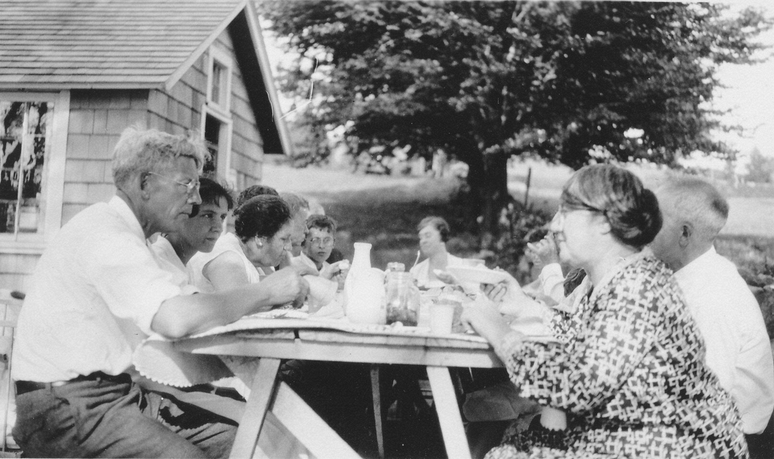 1933~ (left) Walt & Walt Jr Frisbie, Liz Perry; (right) Florence Barber; Johnson cottage, Bantam Lake CT.jpg