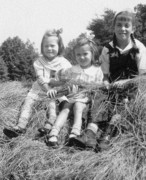 1937~ Joan, Diane & Esther.jpg