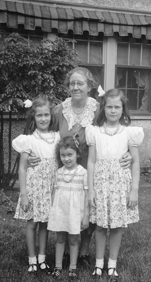 1941~ Katie Johnson, Diane, Pam & Joan Beehler.jpg