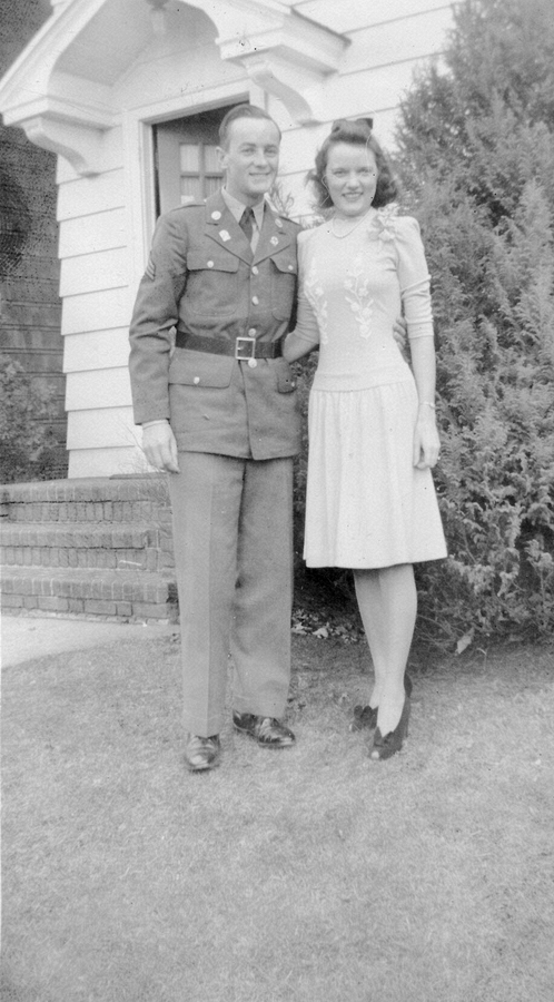 1941-12-07 Ken & Mary (Snow) Rowley, wedding day.jpg