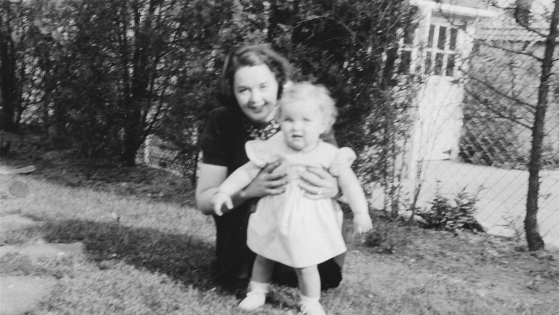 1941-05-04 1 Marcia (Rowley) & Karen Johnson, Port Chester NY.jpg