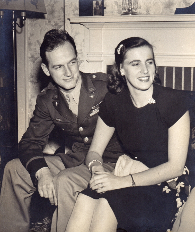 1945-10-14 Mary & Dick Wilkins, Razee home, Woodbridge CT.jpg