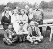 1936~ 4 Family & Friends at Razee's, Woodbridge CT.jpg
