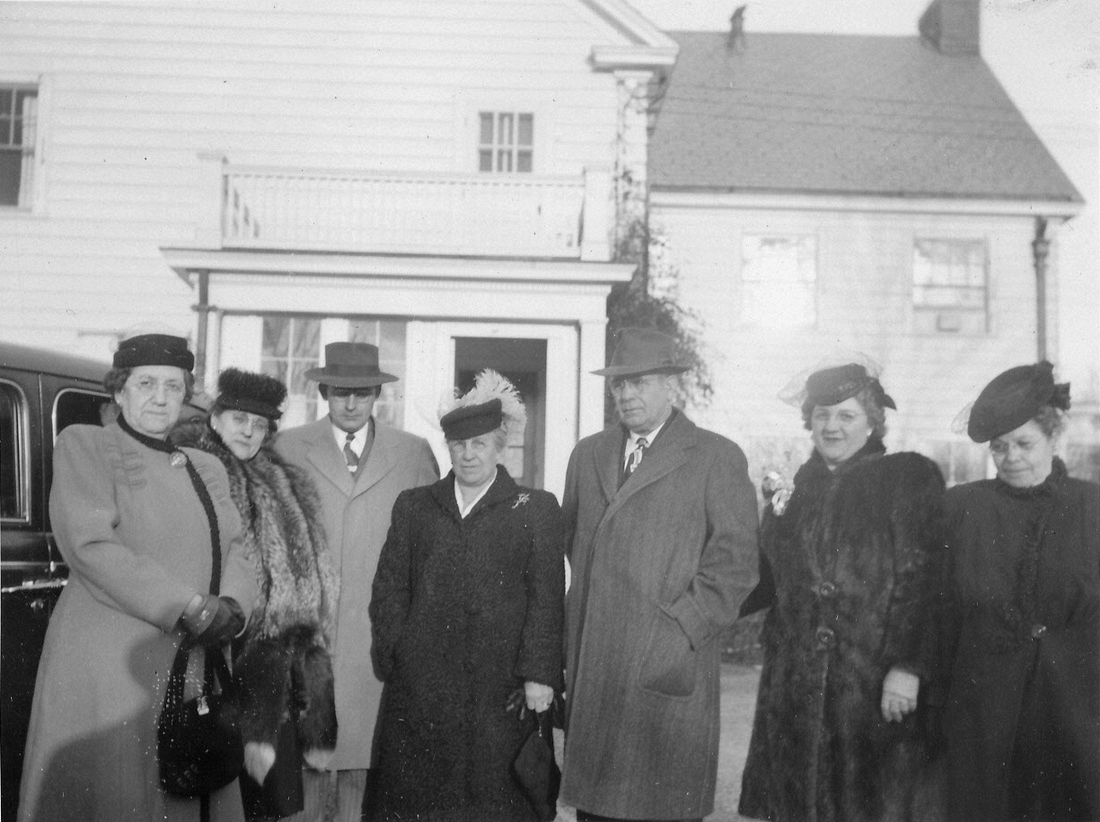 1950-10-14~ Liz Perry (GG), Edith & Charlie Razee, Lettie Stephan, Clarence Razee, Jeannette (Stephan) Razee, Ruth Razee (Clarence's sister).jpg