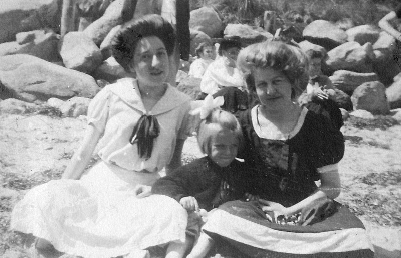 1905~ Ethel Baldwin; Helen & Ethel Griffing.jpg