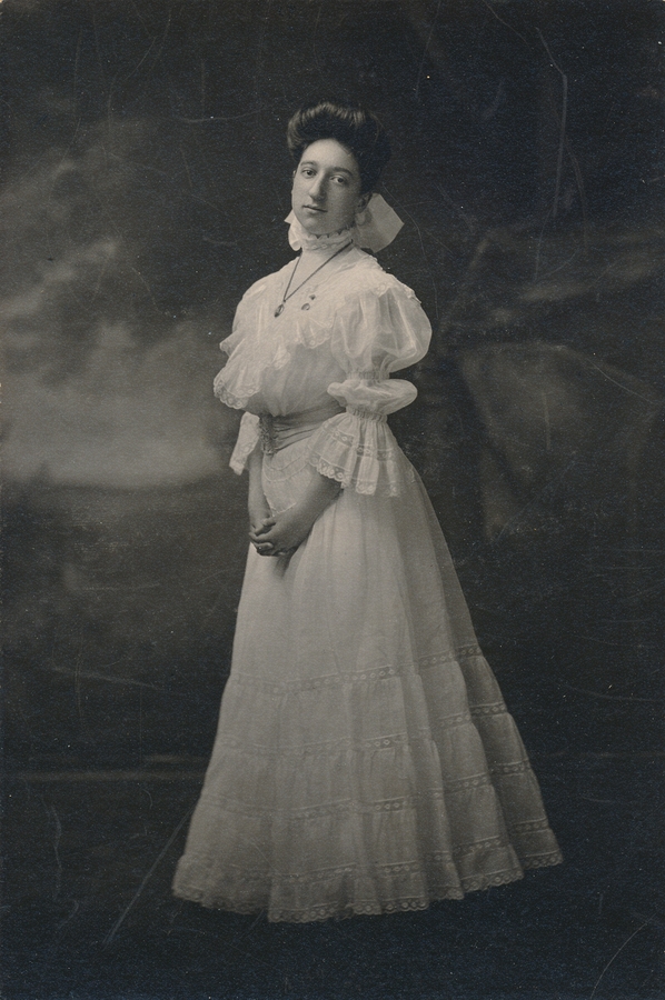 1905-05 3 Ethel Baldwin, I T Z, Boardman HS Graduation.jpg