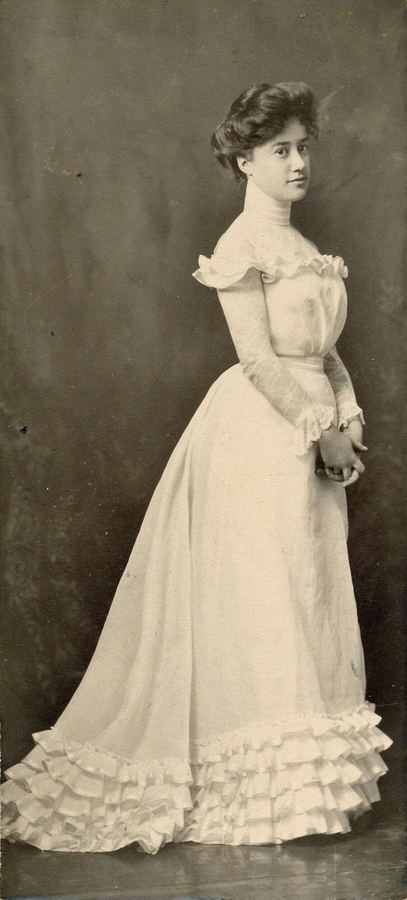 1898~ 1 Florence Holladay.jpg