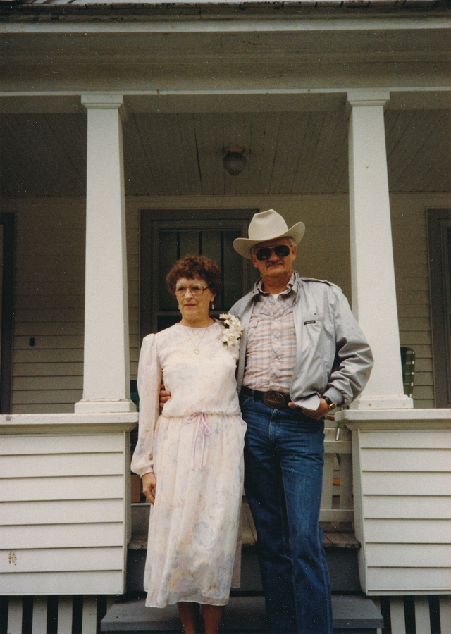 1988-06-04 1 Carole Ensign Lee & Mervin 'Buzz' Ensign before wedding of Lucinda Sue Lee, Jacksonville VT.jpg