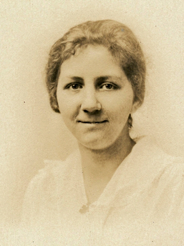 1926~ Doris Frisbie.jpg