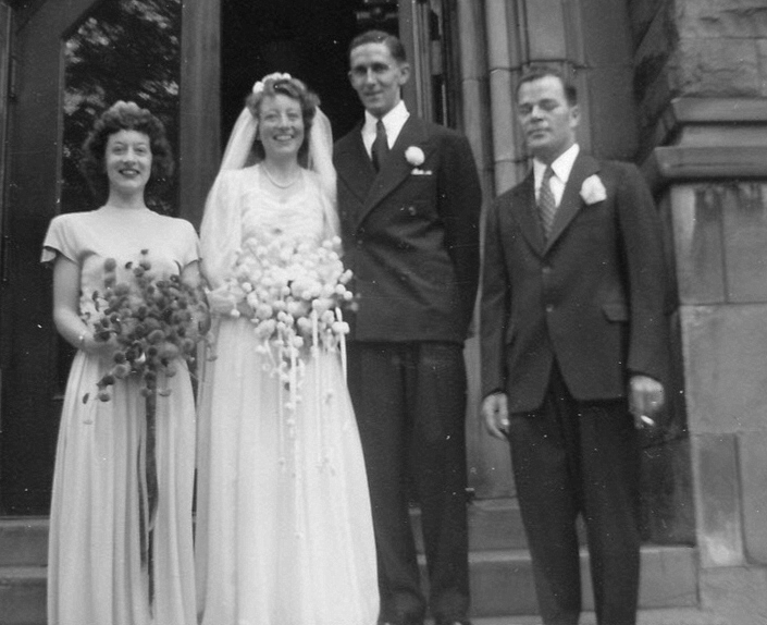 1946-09-07 Dorothy (Cate) & Walter Frisbie Jr Wedding, University Methodist Church, Syracuse NY.jpg
