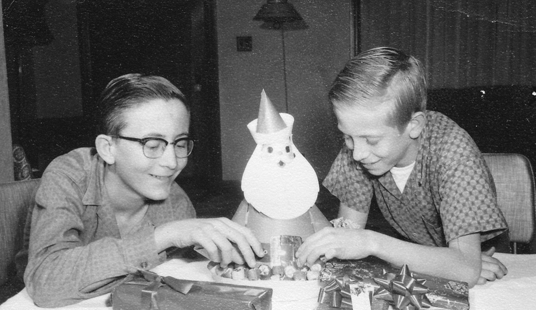 1960-12 Alan & Paul Frisbie.jpg