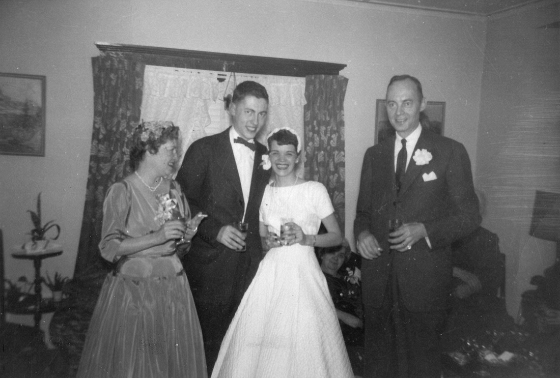 1955-03-25 Betty, Tony, Edie & Walt Cooper.jpg
