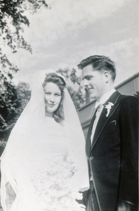 1947-06-23 4 Diane & Pete Reception.jpg
