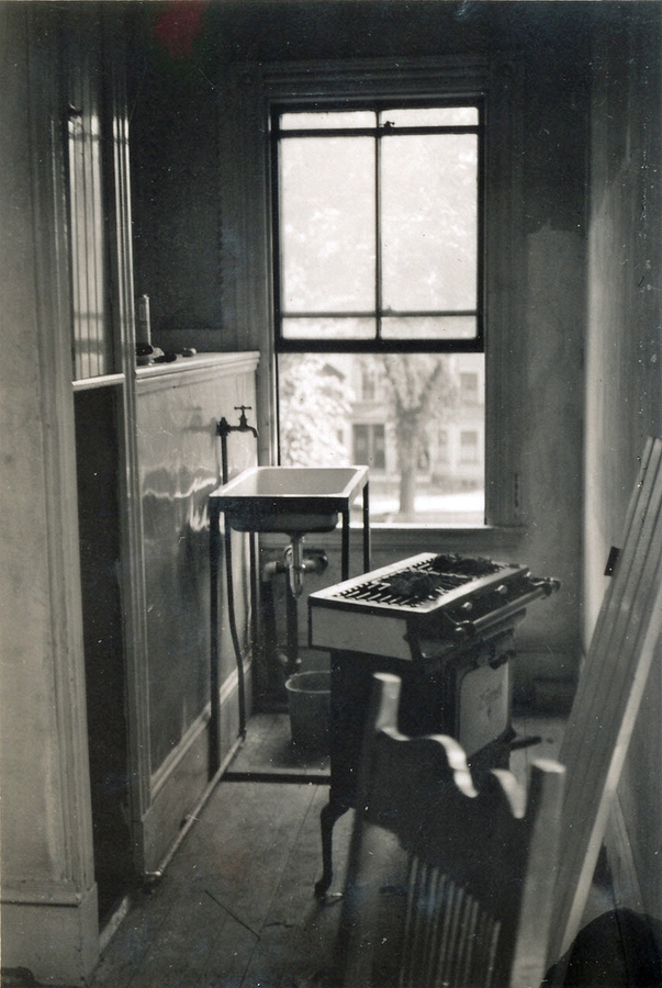 1947-07 2 Kitchen.jpg
