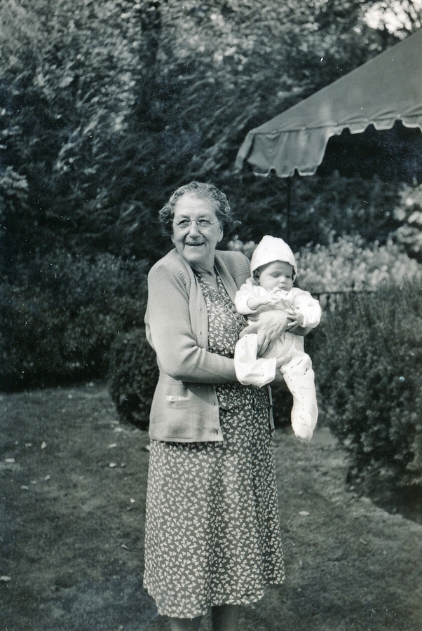 1948-10-09 3 Liz & her great grandson, Pete Jr, on her birthday; 5 Alden Rd, Wellesley.jpg