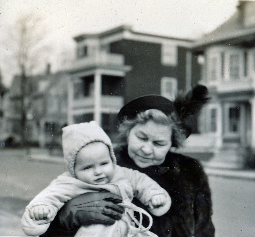 1949-02-13 1 Doris & Pete (8 mo), Dorchester MA.jpg