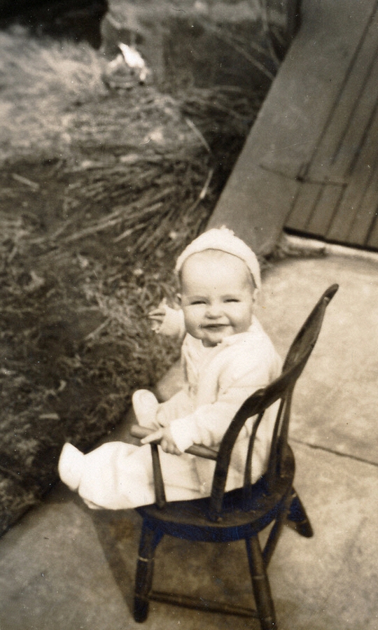 1949-02-14 2 Pete Jr, warm weather for a short time, 49 Wainwright St, Dorchester MA.jpg