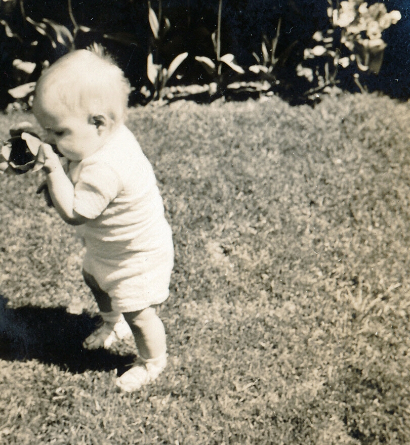 1949-05-01 3 Pete Sr's Birthday, Wellesley MA.jpg