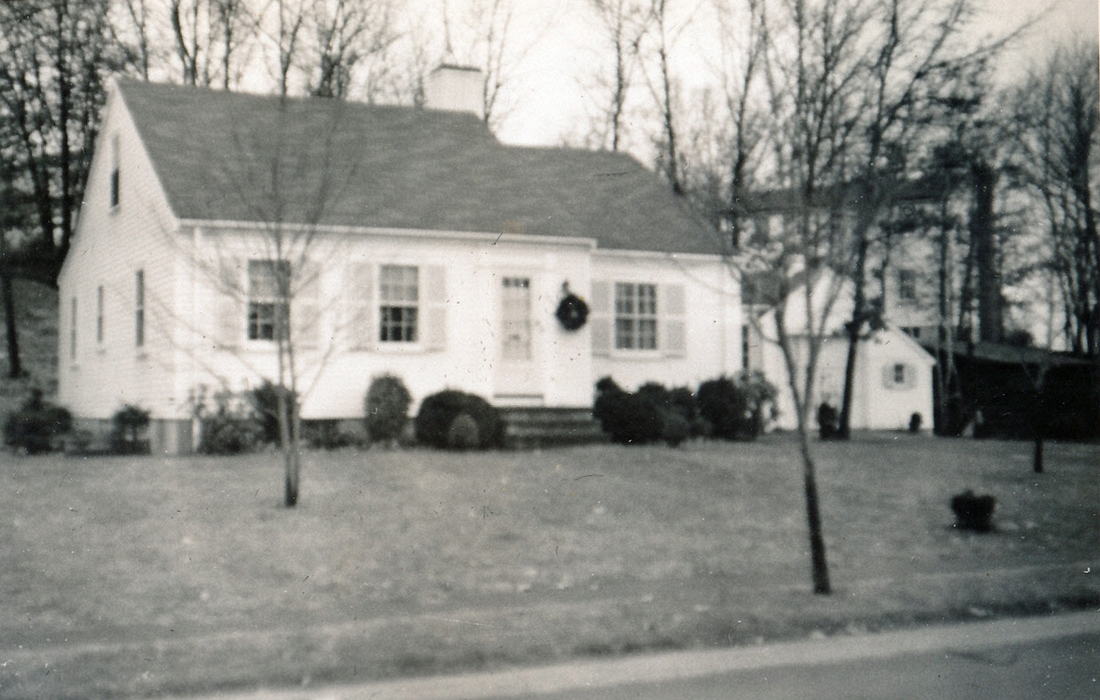 1949-12-17 1 Hilliard up for the weekend before Christmas.jpg