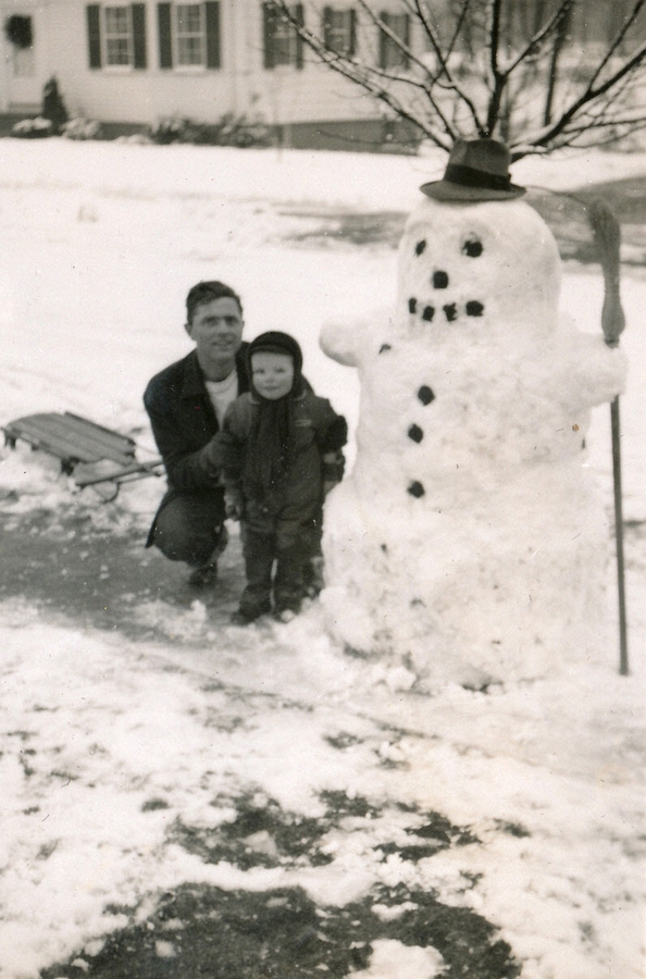 1951-01~ 2 Pete, Pete Jr & snowman.jpg