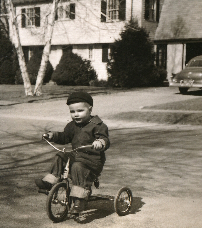 1951-03 1 Pete Jr on tricycle, 5 Alden Rd, Wellesley MA.jpg
