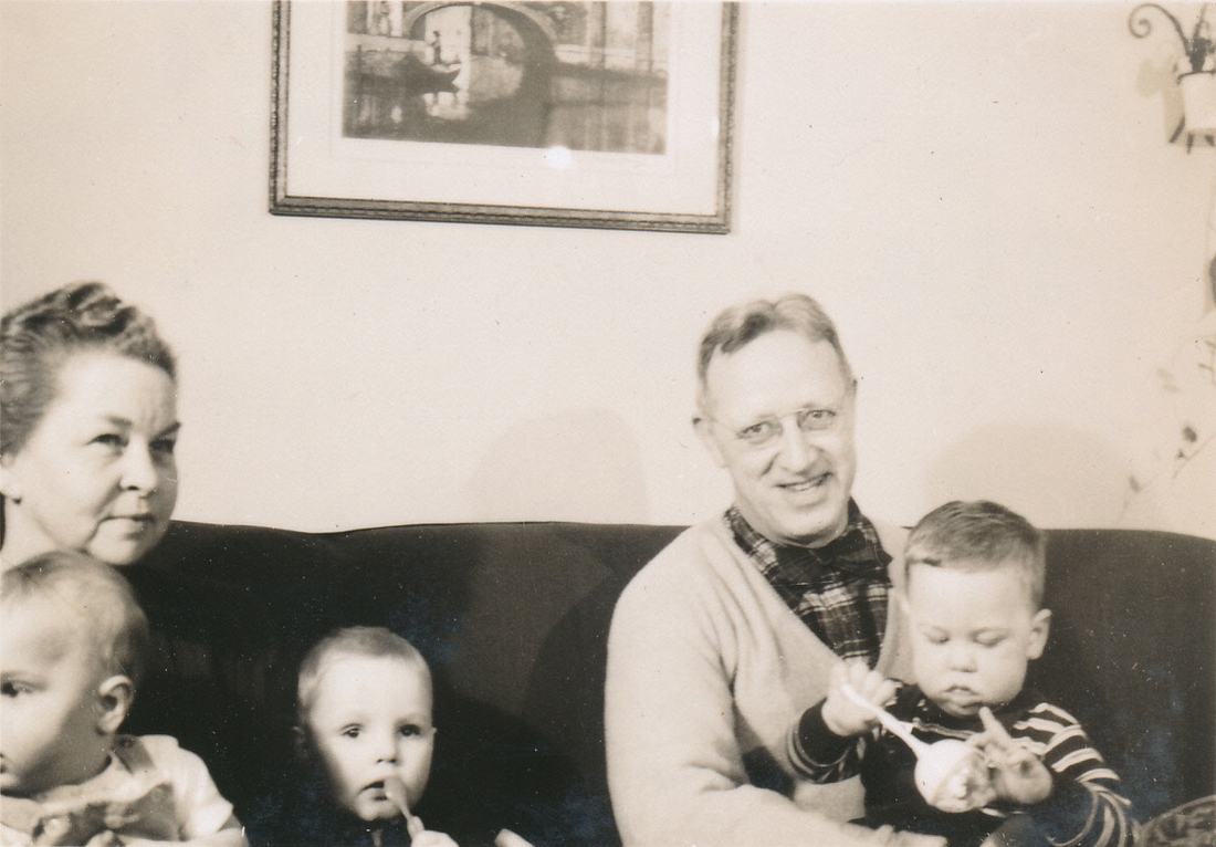 1951-03-09 3 Dan, Doris, Pete Jr, Ped & John, Wellesley.jpg