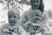 1951-09 7 Pete Jr, Diane & Dan - new sweatshirts.jpg