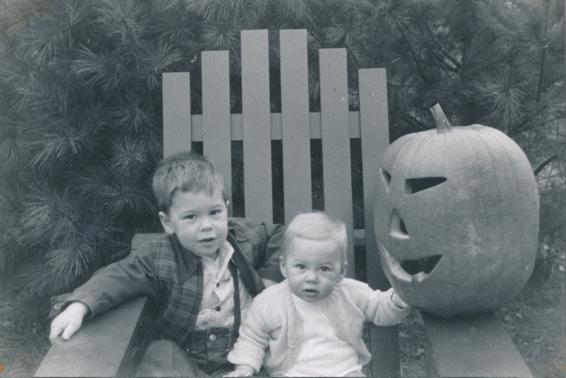 1952-11-02 John & Carl.jpg