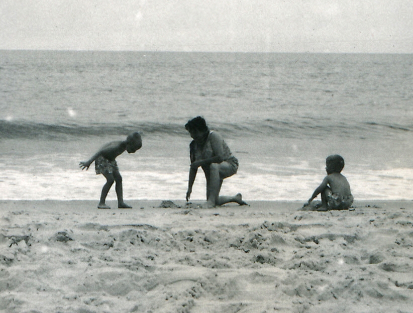 1953-07~ 05 Pete Jr, Geneth & Dan - Beach day.jpg
