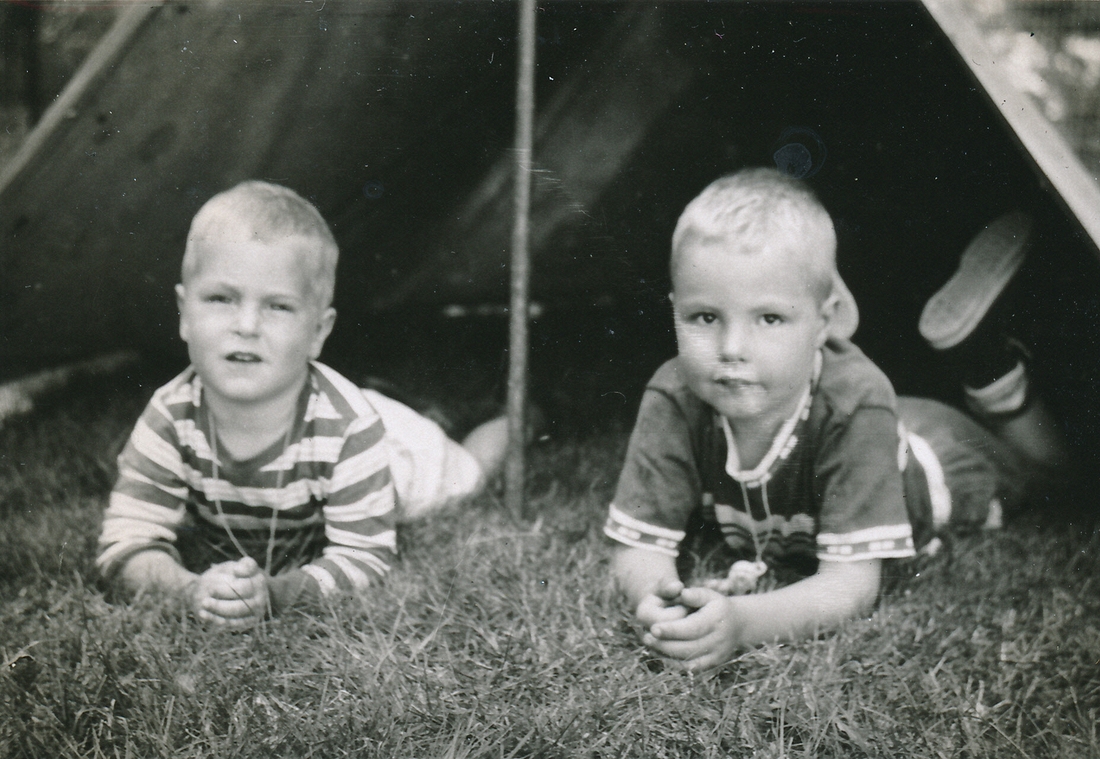 1953-07~ 08 Dan & Pete Jr in army pup tent, backyard day.jpg