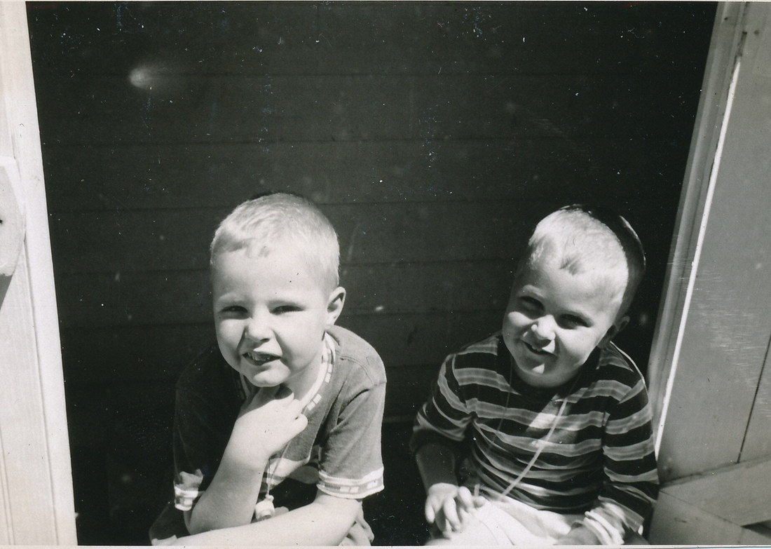 1953-07~ 10 Pete Jr & Dan under the dining room window, backyard day.jpg