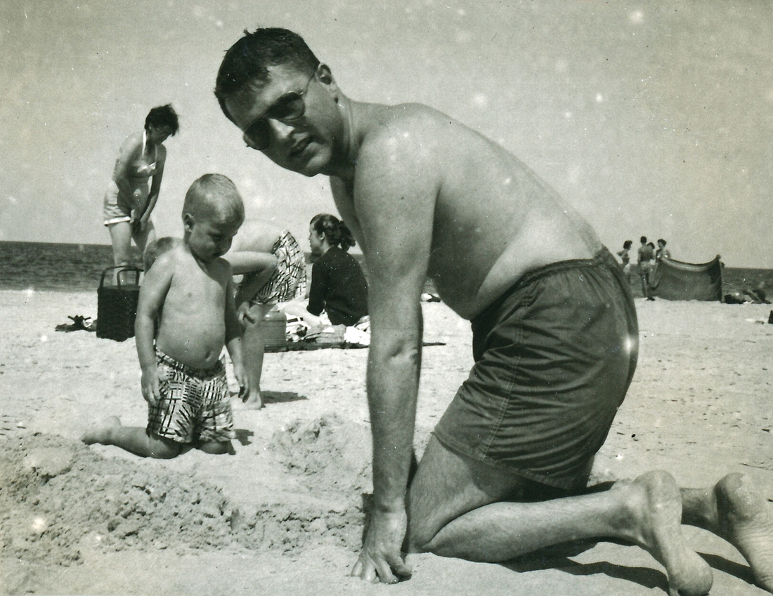 1953-08~ 4 Dan (Pete Jr behind) & Pete Sr.jpg