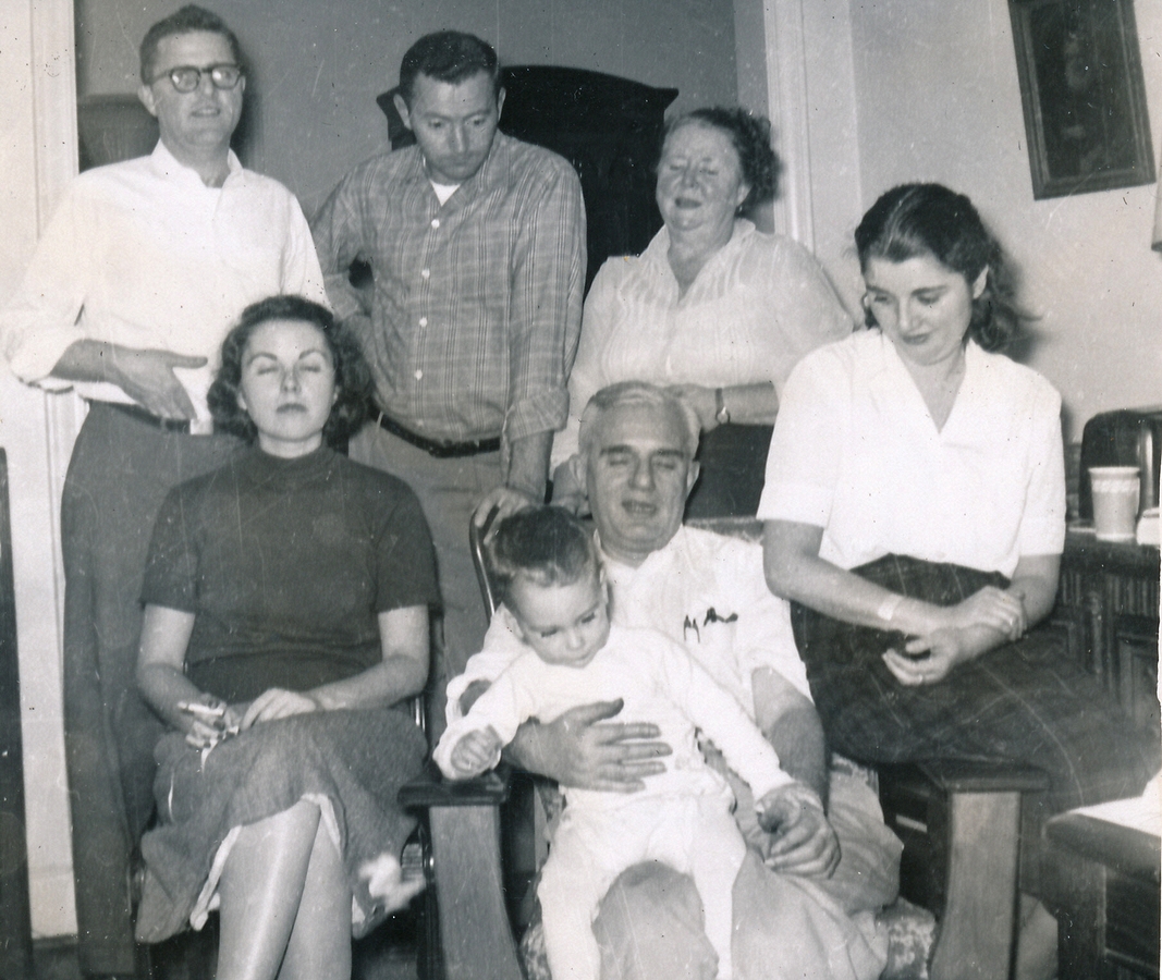 1953-11-26~ 1 Pete Sr, Mary Jane, Bob, Bob Jr, Hilliard, Geneth, Til; Thanksgiving, Douglaston.jpg