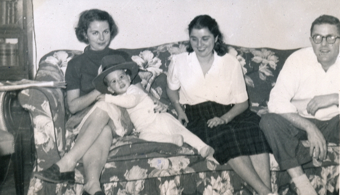 1953-11-26~ 3 Mary Jane, Bob Jr in Pete's hat, Til, Pete; Thanksgiving, Douglaston.jpg