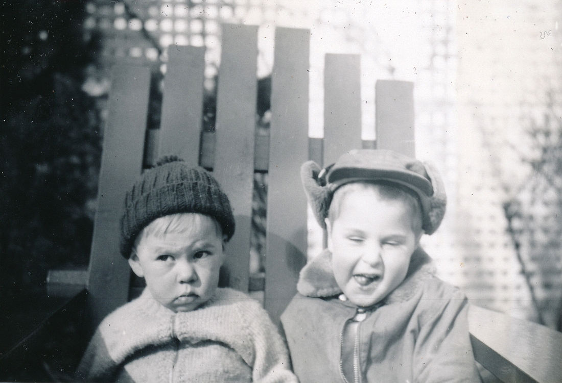 1954-04-25 07 Carl & Dan.jpg