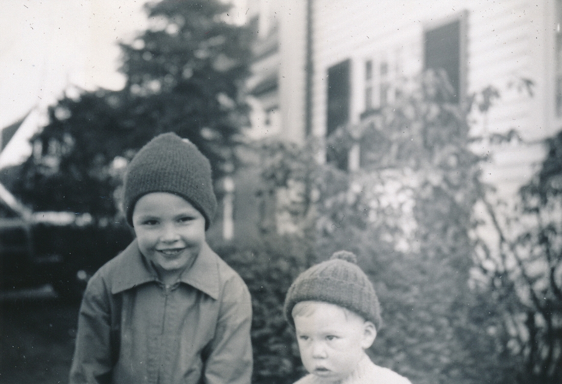 1954-04-25 12 Pete Jr & Carl.jpg