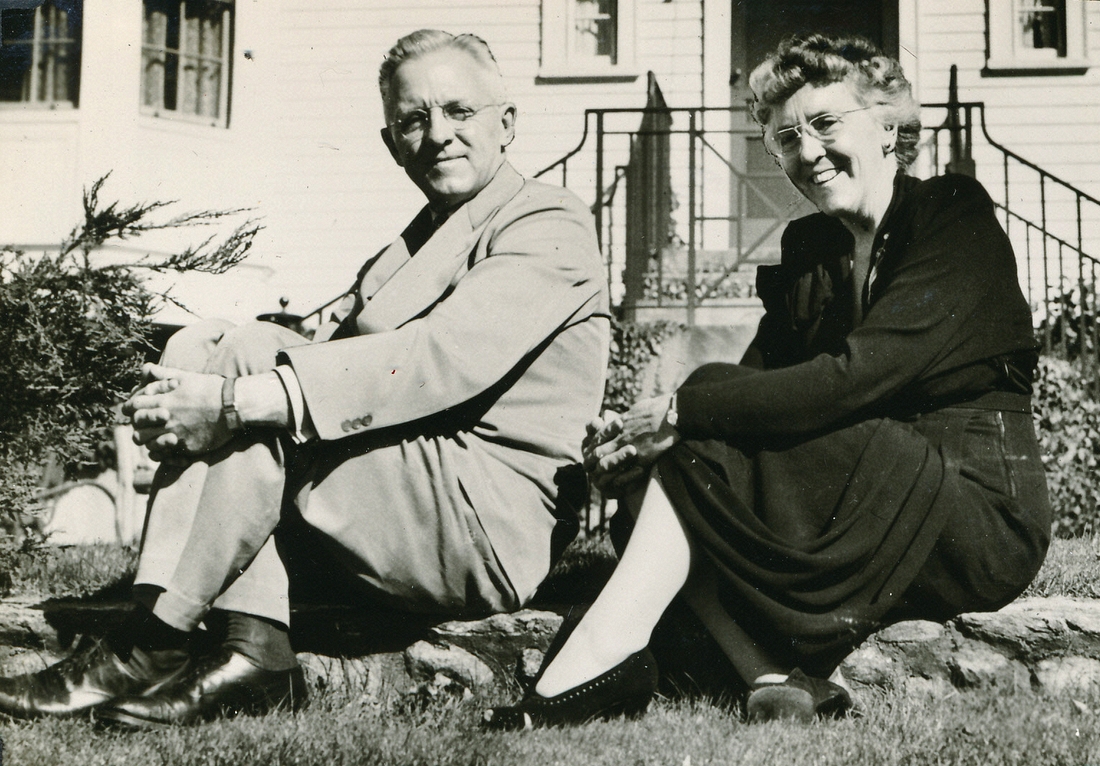 1955-05~ Dr & Mrs H Leslie Sawyer, before his retirement as President of Colby Jr College, New London NH.jpg