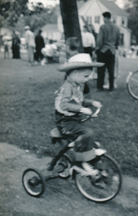 1955-05-21~ 3 Dan at full speed, Harris School Fun Day, Needham.jpg