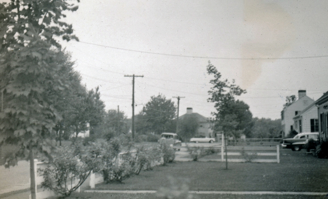 1955-07 5 There they go!  View from Stitt's - Hoyt's walk, Baszner's, Craigs, Murphy's.jpg