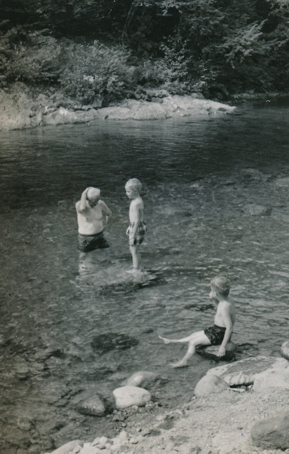 1955-08 15 Hilliard, Pete Jr & Dan.jpg