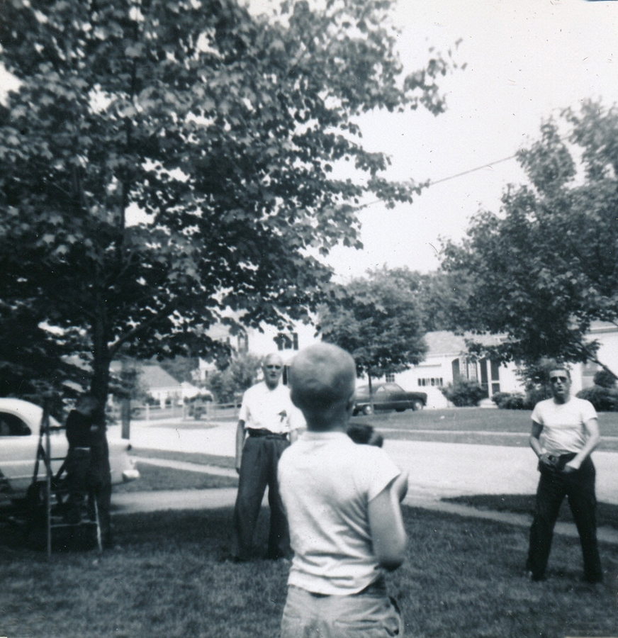 1956-05-01~ 5 Dan (under tree), Hilliard, Pete Jr & Pete.jpg